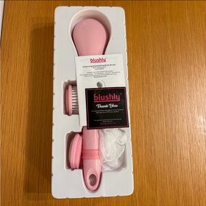 New Blushly Cleansing & Exfoliating Body Brush with 4 Brush Heads Pink